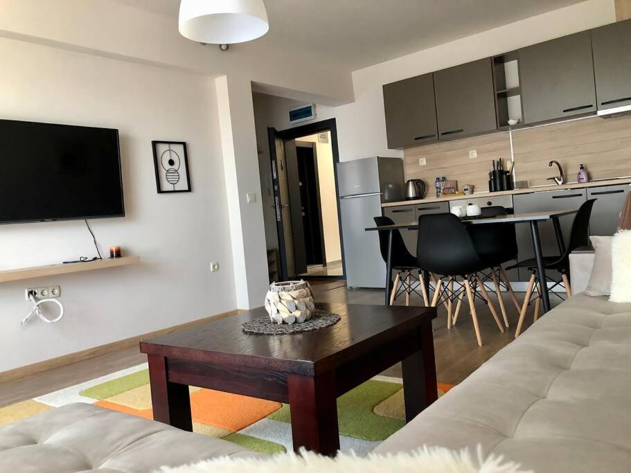 Luxury Apartment Pazardzhik Exterior photo
